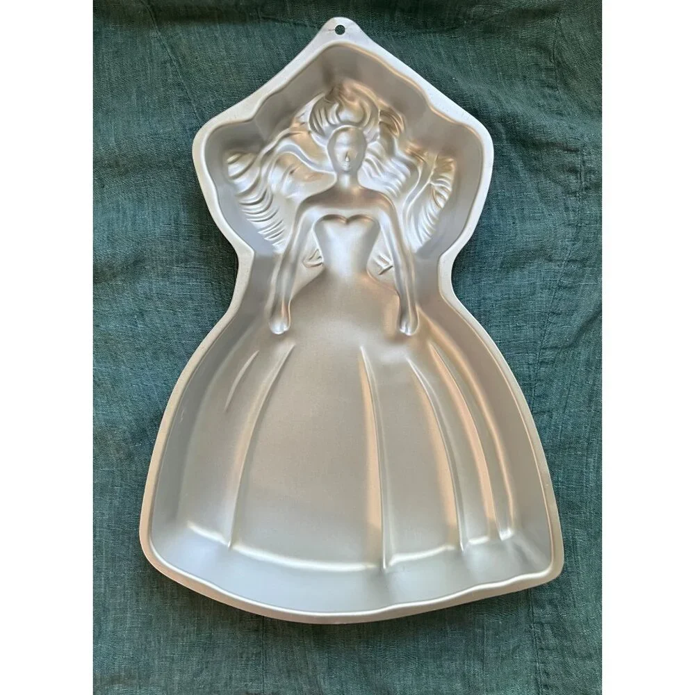 VTG ‘92 Wilton Cake Pan Barbie Full Size Aluminum Mattel 2105 2551 Mold Angel